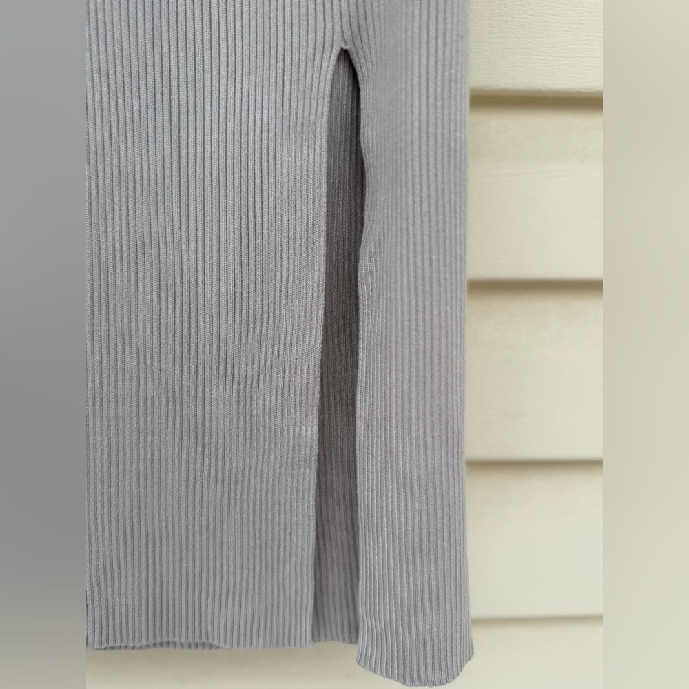 Abercrombie and Fitch Ribbed Knit Midi Skirt with Side Slit Size Small - Picture 4 of 8